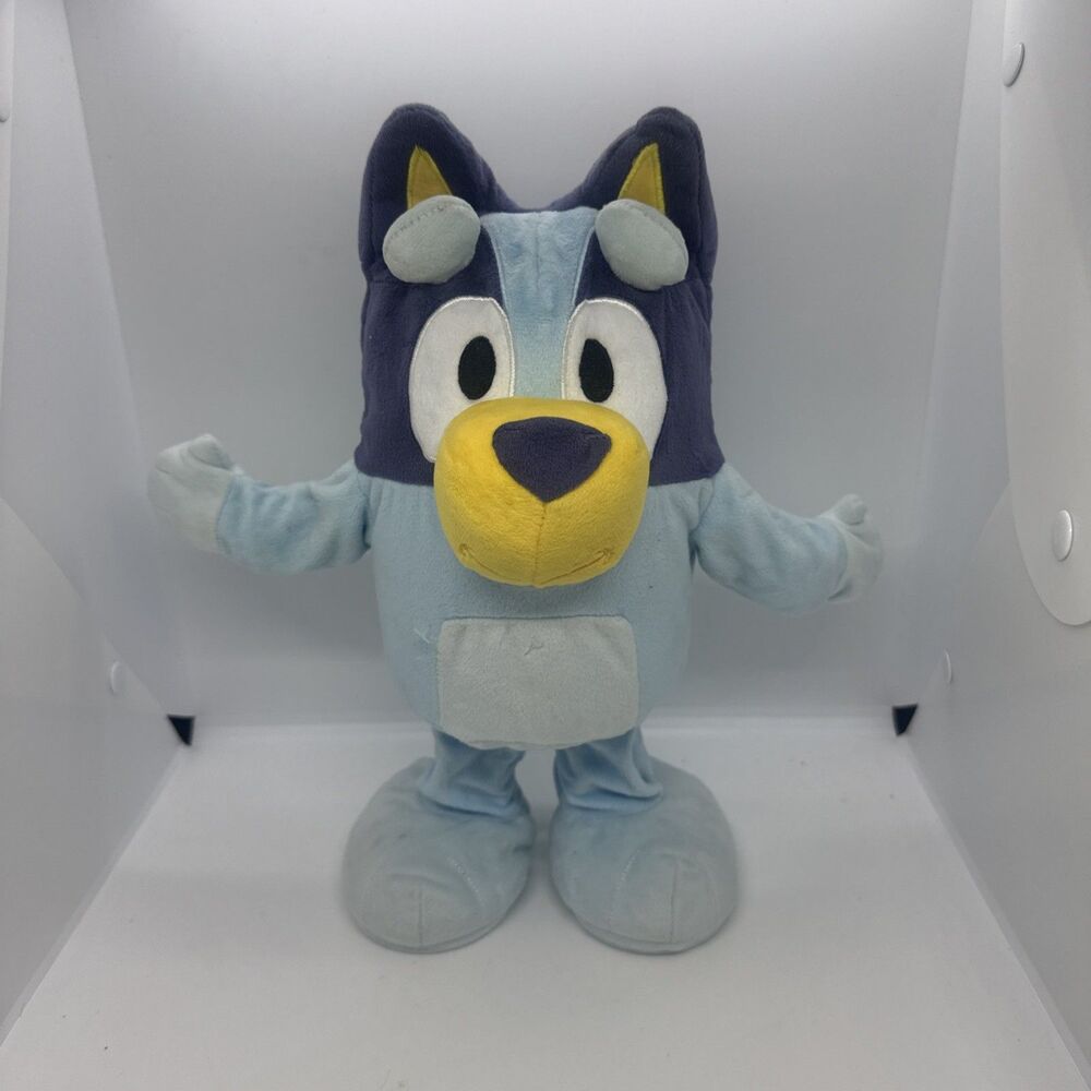 Bluey Dance and Play 14" Animated Plush Over 55 Phrases and Songs-Tested